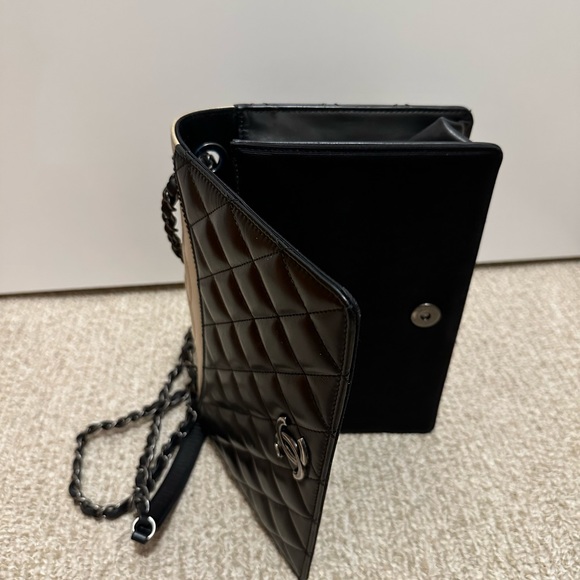 Chanel Classic Quilted Black and Beige Lambskin Leather Crossbody Shoulder Bag - Picture 10 of 13